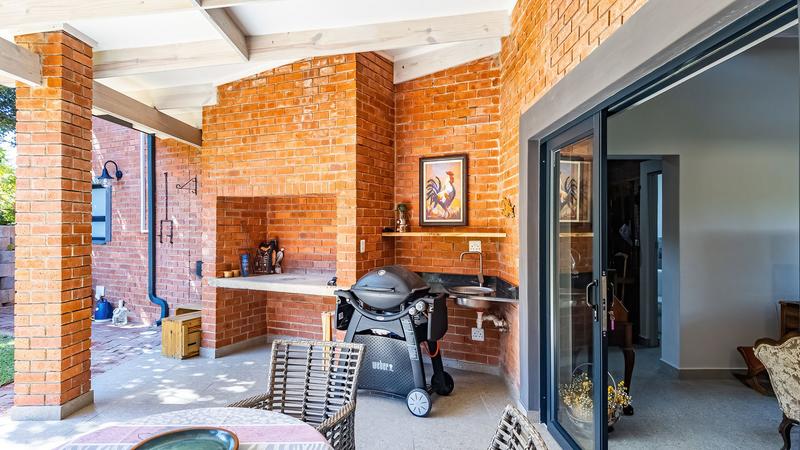 3 Bedroom Property for Sale in Outeniqua Strand Western Cape